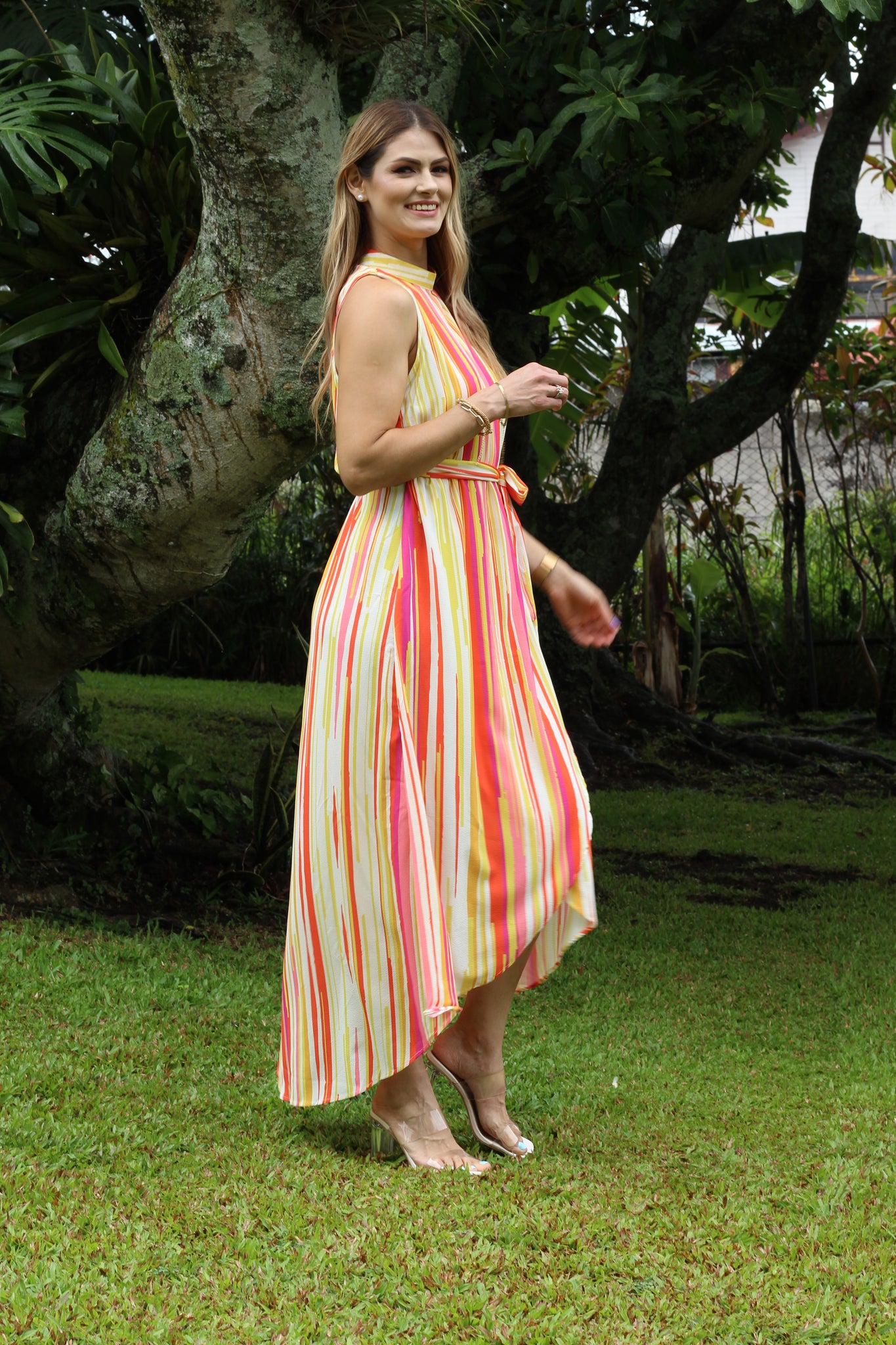 Vestido Maxi rayado amarillo,naranja,rosa y blanco